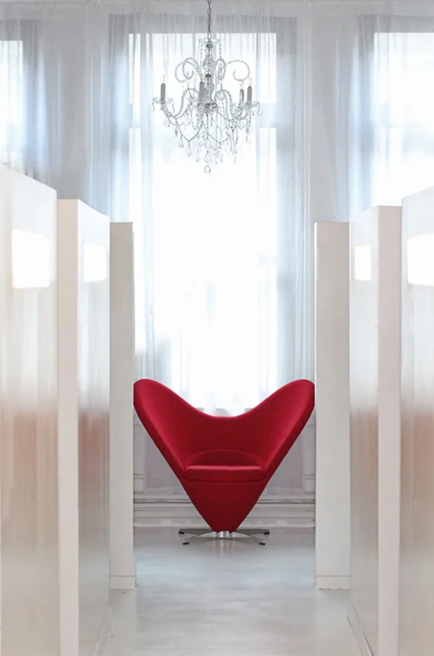 Cosmetic Dentistry NYC dental office on Park Ave S, New York, view 2